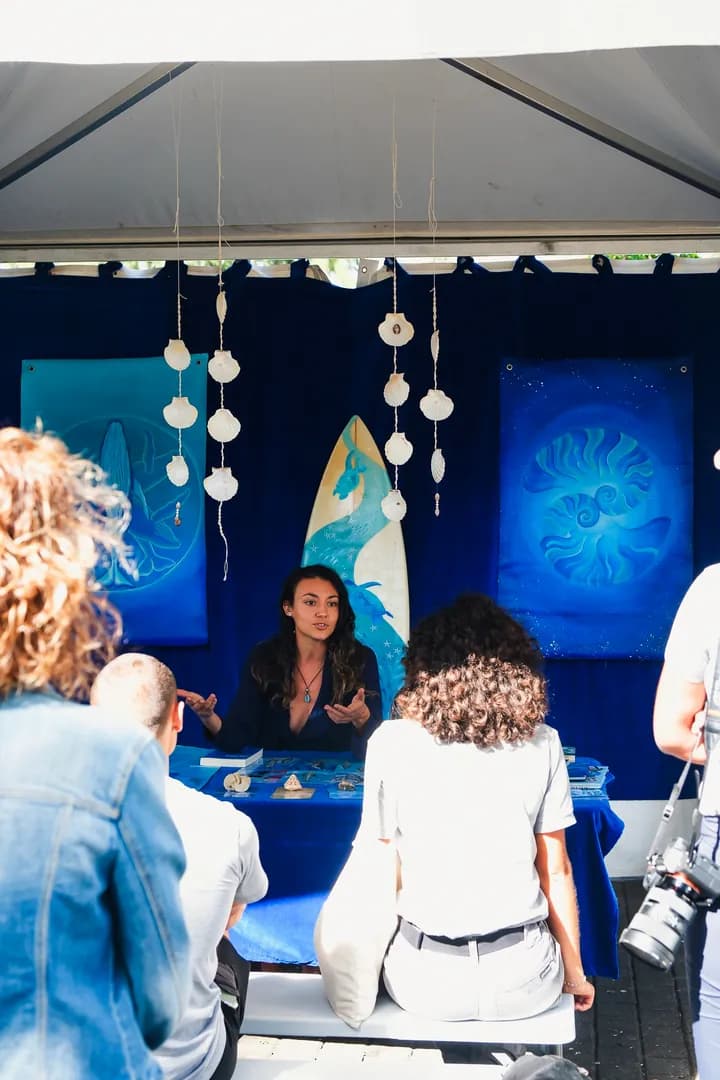 Stand immersif Mer Veilleuse lors d'un festival de l'océan à La Réunion
